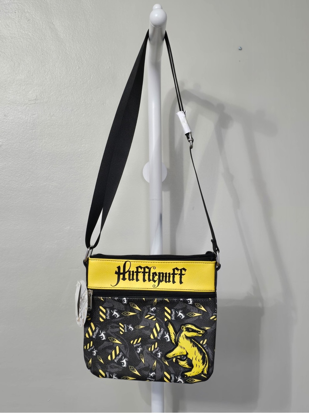 Loungefly Harry Potter Hufflepuff Crossbody Bag Yellow Black Badger Purse NWT